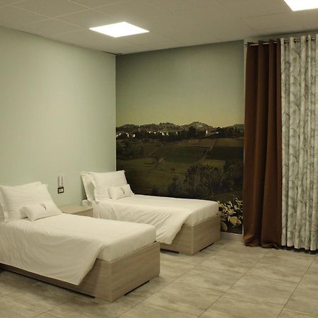 Volpedo Hostel Bagian luar foto